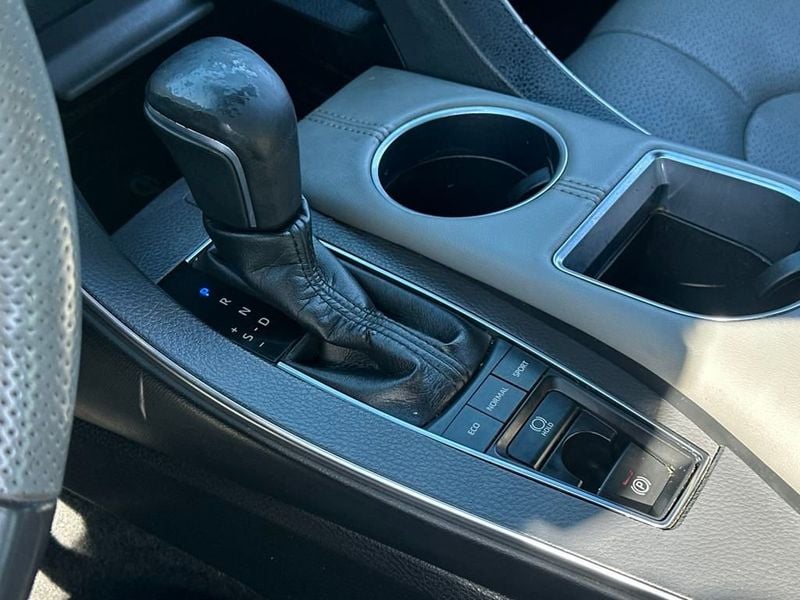 2019 Toyota Avalon XLE XSE Touring Limited photo 16