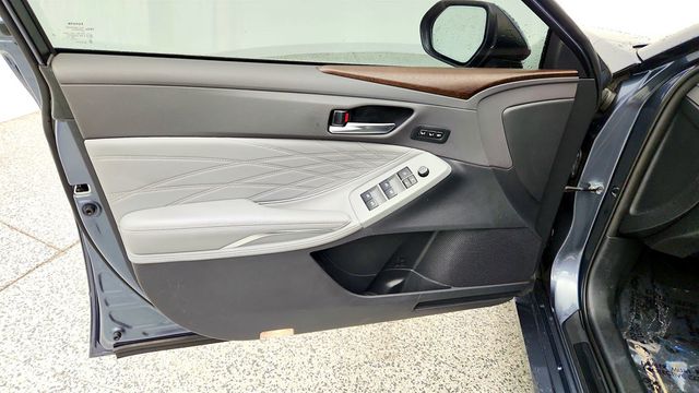 2019 Toyota Avalon Limited w/ Advanced Safety Package - 23075445 - 10