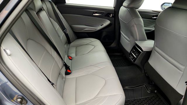 2019 Toyota Avalon Limited w/ Advanced Safety Package - 23075445 - 22