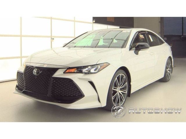 2019 Toyota Avalon XSE's photo