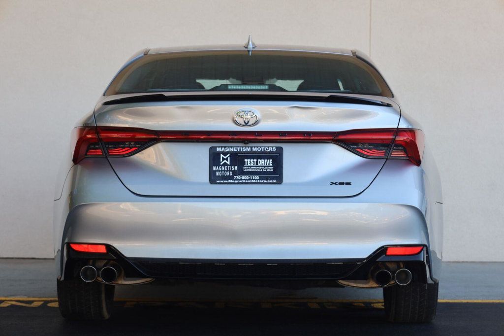 Toyota Avalon photo 10