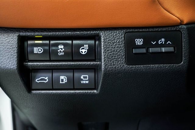 2019 Toyota Avalon Hybrid Limited - 23043228 - 38