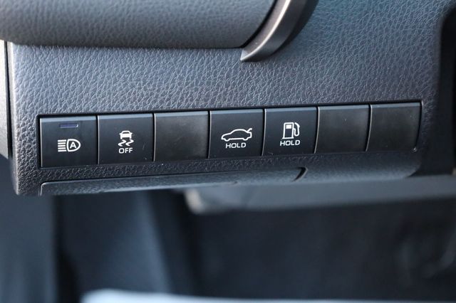 2019 Toyota Camry  - 22972619 - 28