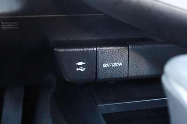 2019 Toyota Camry  - 22972619 - 36