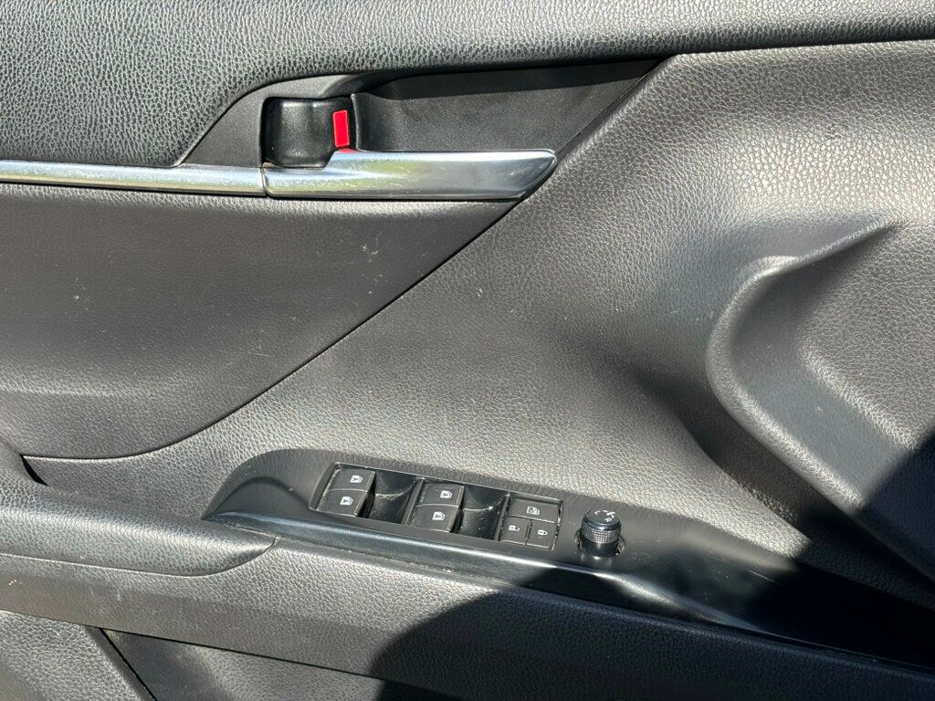 2019 Toyota Camry 2019 Toyota Camry SE - 23037168 - 35