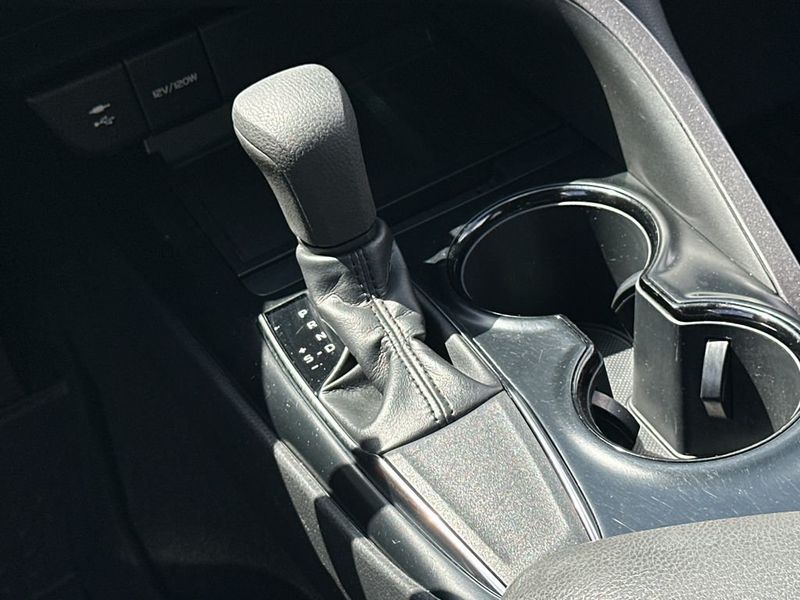 2019 Toyota Camry LE Automatic - 23060736 - 18