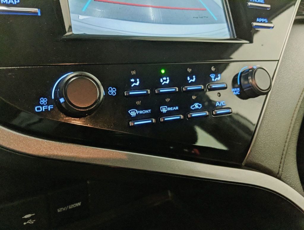 2019 Toyota Camry LE Automatic - 22418531 - 23