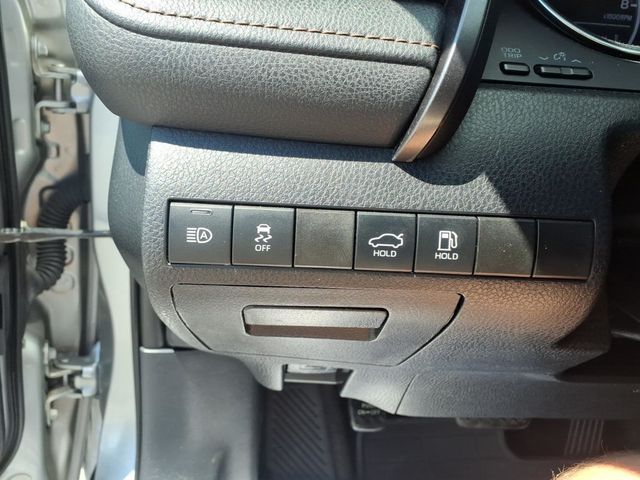 2019 Toyota Camry LE Automatic - 23061231 - 10