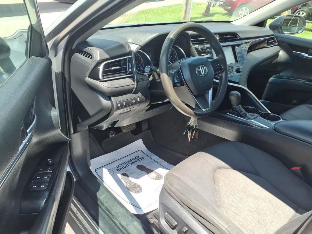 2019 Toyota Camry LE Automatic - 23061231 - 5