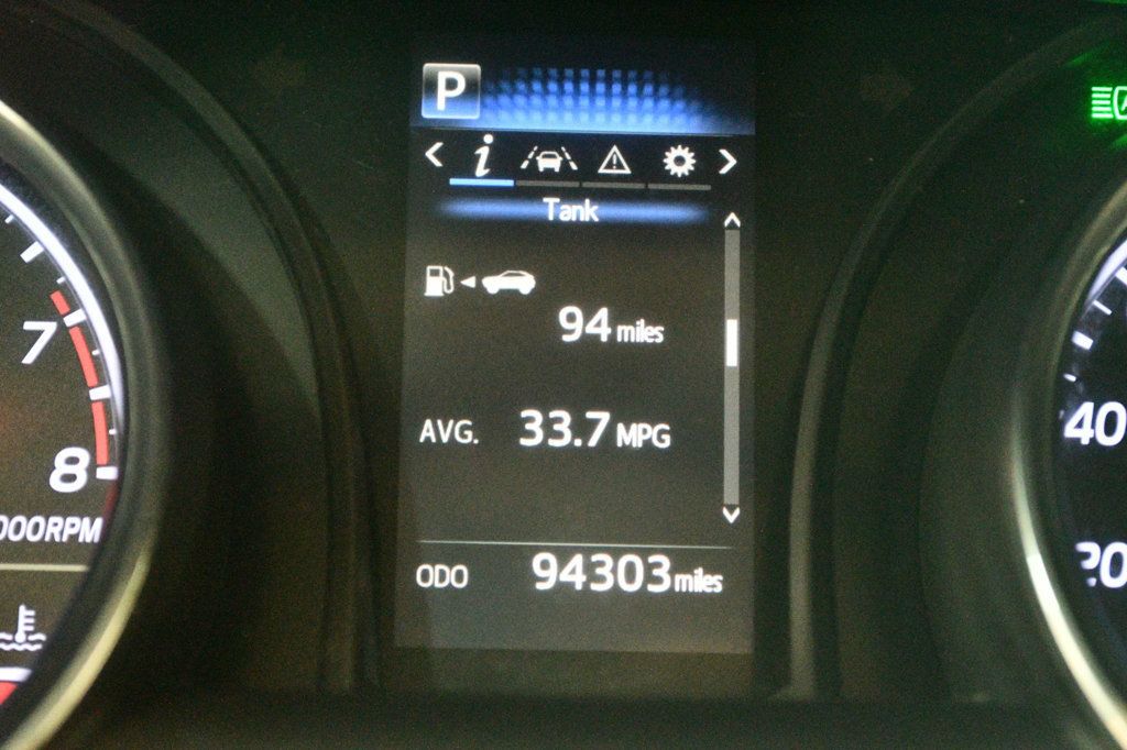 2019 Toyota Camry SE XLE photo 41
