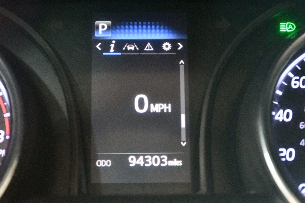 2019 Toyota Camry SE XLE photo 43