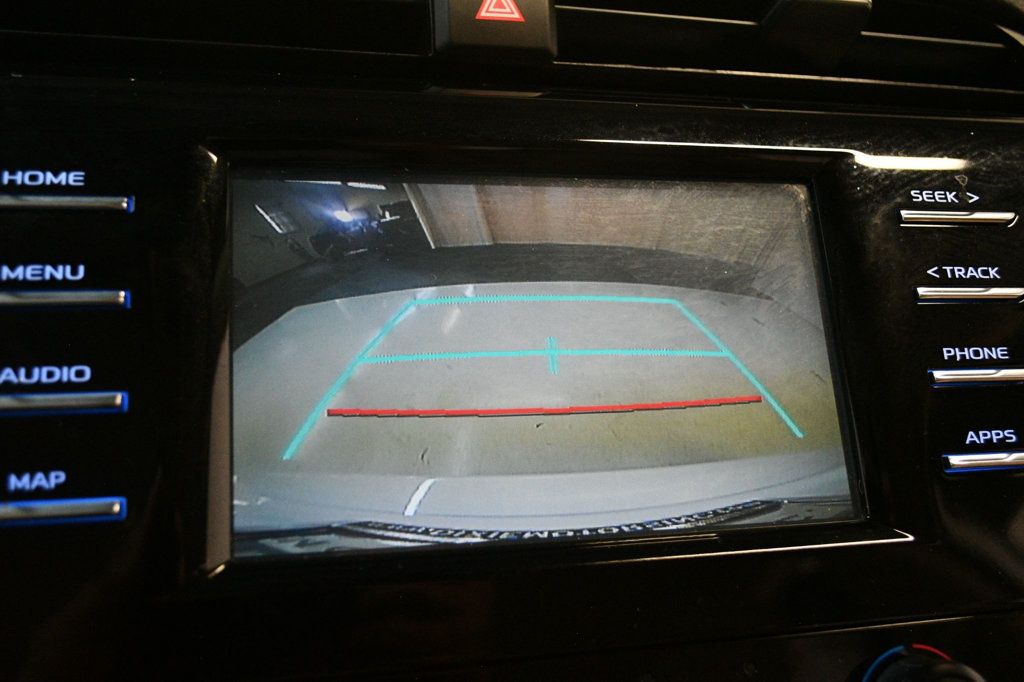 2019 Toyota Camry SE XLE photo 4