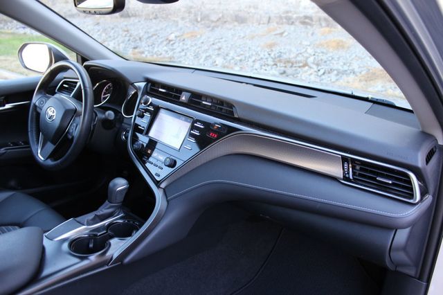 2019 Toyota Camry LOW MILES SUPER CLEAN !!CLEAN CARFAX!! - 23088148 - 18
