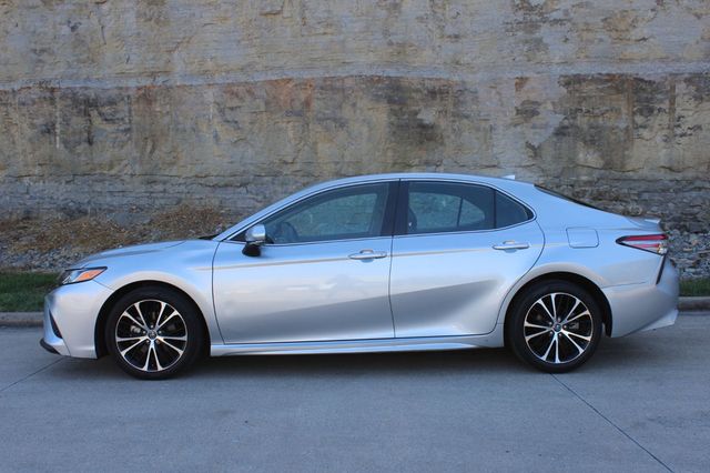 2019 Toyota Camry LOW MILES SUPER CLEAN !!CLEAN CARFAX!! - 23088148 - 1