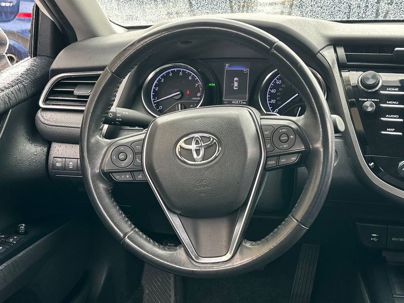 2019 Toyota Camry SE Automatic - 22955955 - 16