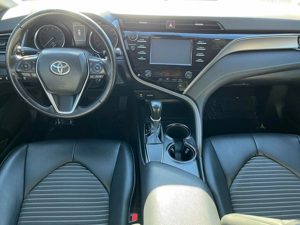 2019 Toyota Camry SE Automatic - 22638261 - 11