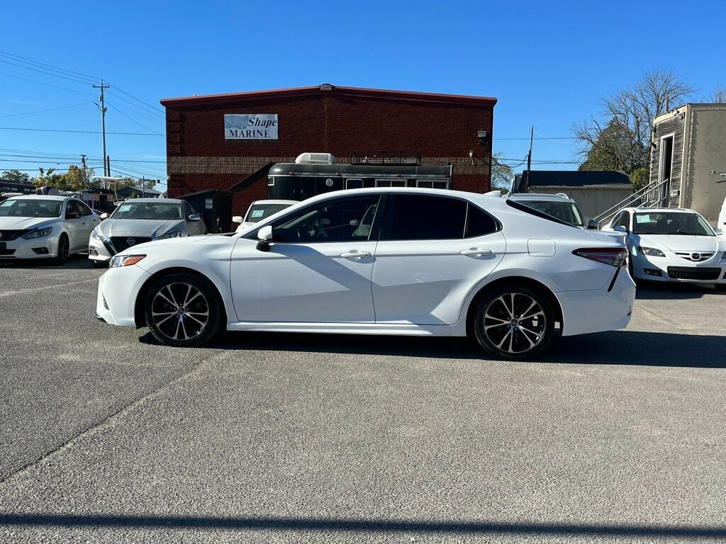 2019 Toyota Camry SE Automatic - 22638261 - 1