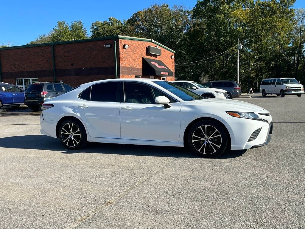 2019 Toyota Camry SE Automatic - 22638261 - 2