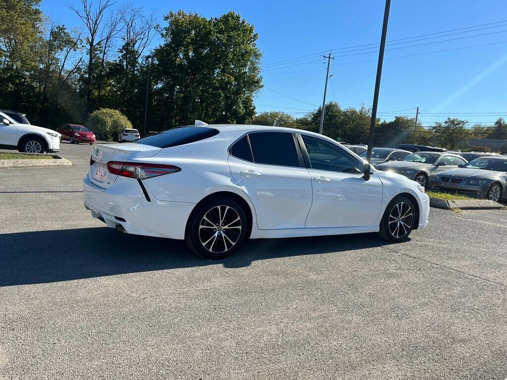 2019 Toyota Camry SE Automatic - 22638261 - 4