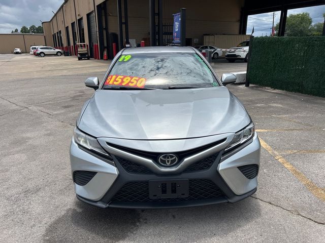 2019 Toyota Camry SE Automatic - 23052793 - 1