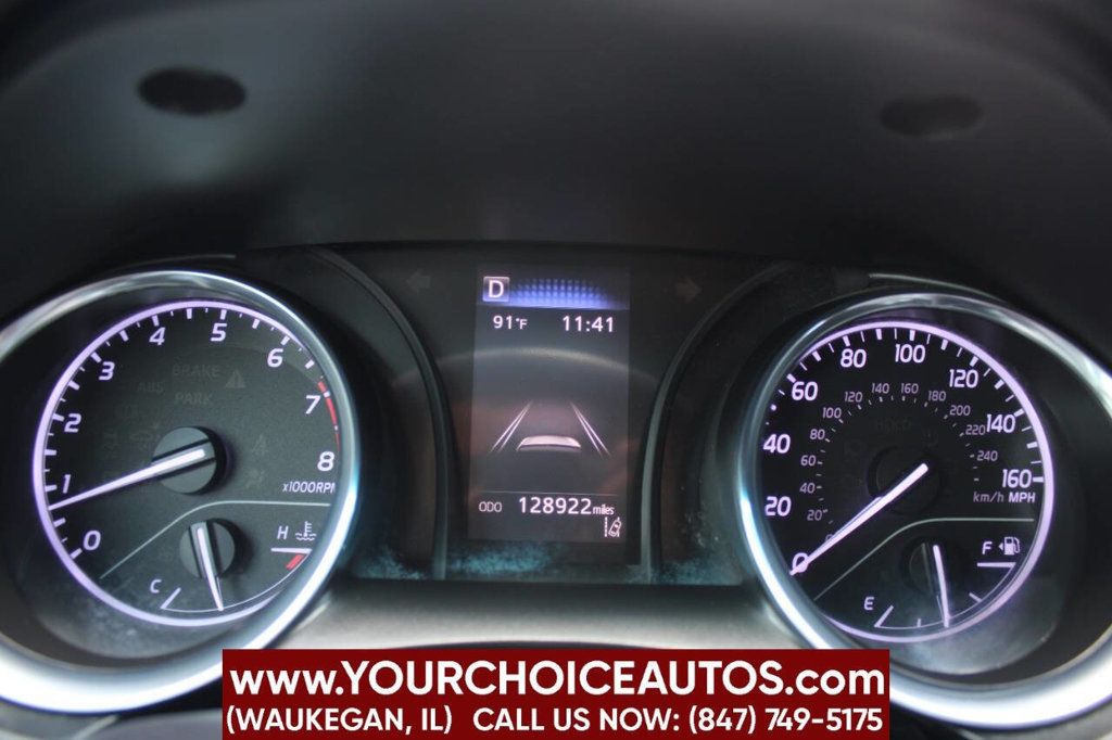 2019 Toyota Camry SE Automatic - 22907592 - 24