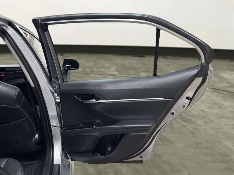 2019 Toyota Camry SE Automatic - 23054695 - 16