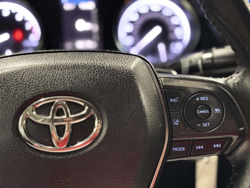 2019 Toyota Camry SE Automatic - 23054695 - 27