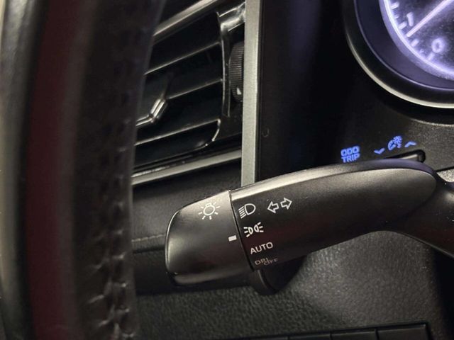 2019 Toyota Camry SE Automatic - 23054695 - 28