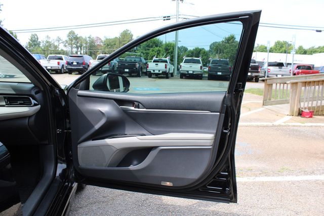 2019 Toyota Camry SE Automatic - 23045704 - 23