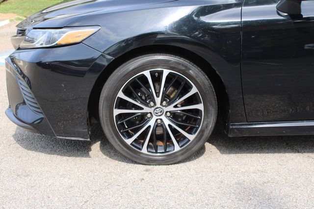 2019 Toyota Camry SE Automatic - 23045704 - 29