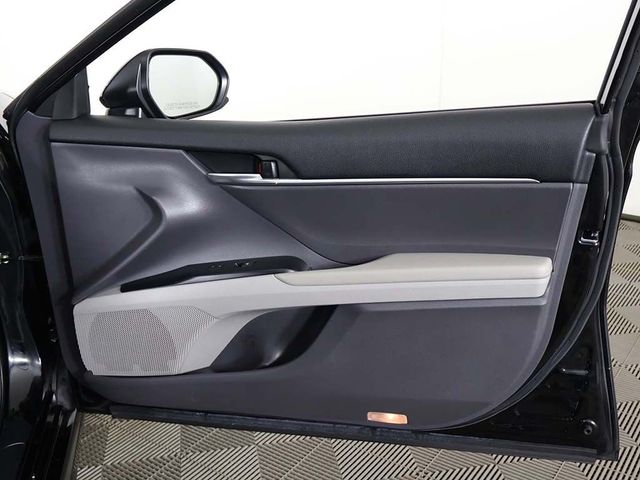 2019 Toyota Camry SE Automatic - 23029378 - 19