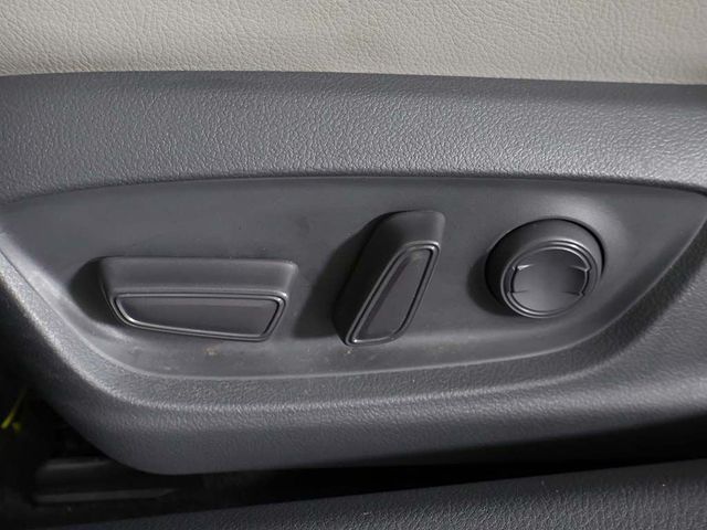 2019 Toyota Camry SE Automatic - 23029378 - 28