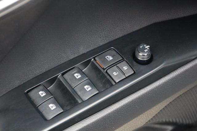 2019 Toyota Camry SE Automatic - 22969338 - 29