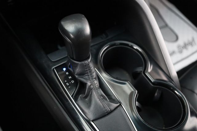 2019 Toyota Camry SE Automatic - 22969338 - 34
