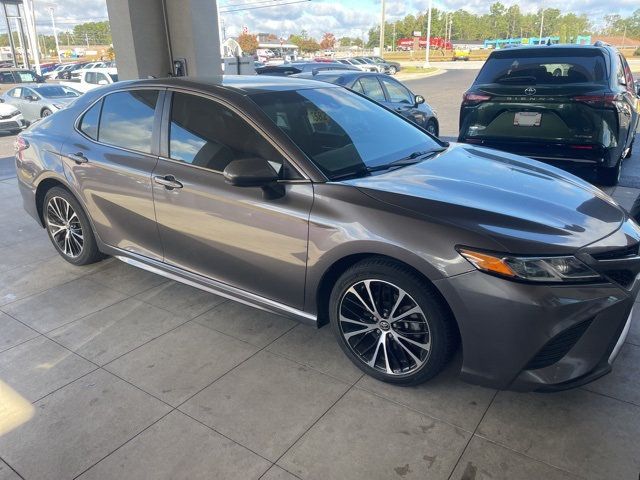 2019 Toyota Camry SE Automatic - 22939645 - 1