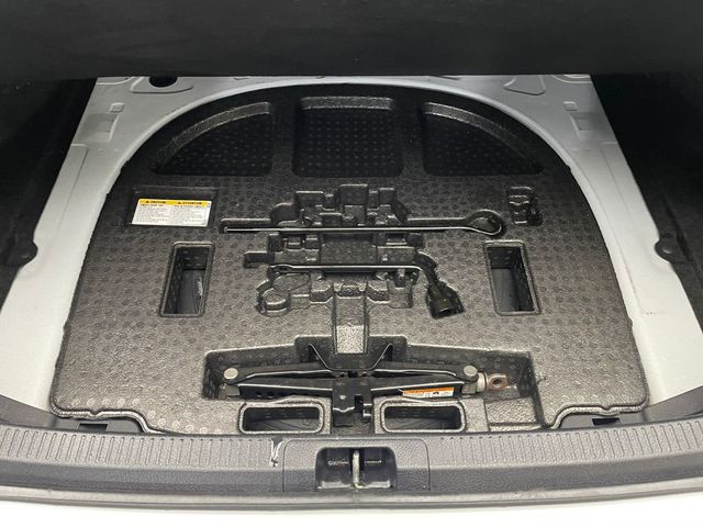 2019 Toyota Camry SE Automatic - 22987785 - 34