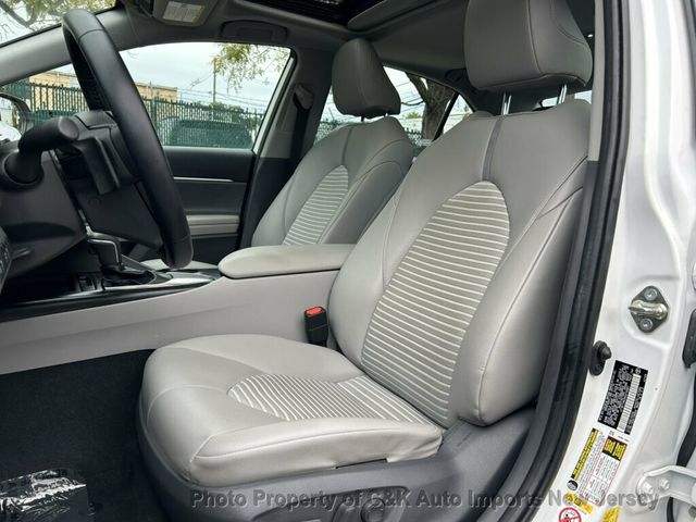 2019 Toyota Camry SE,MOON ROOF! BACK-UP CAMRA! AUDIO PKG! APPLE CAR-PLAY! CONV PKG - 23095605 - 20