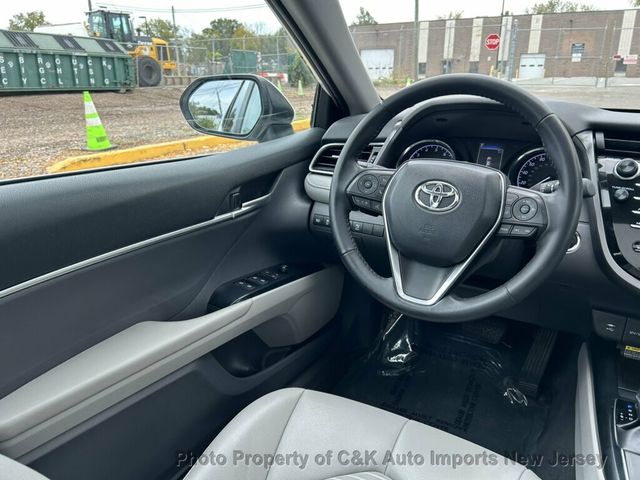 2019 Toyota Camry SE,MOON ROOF! BACK-UP CAMRA! AUDIO PKG! APPLE CAR-PLAY! CONV PKG - 23095605 - 30