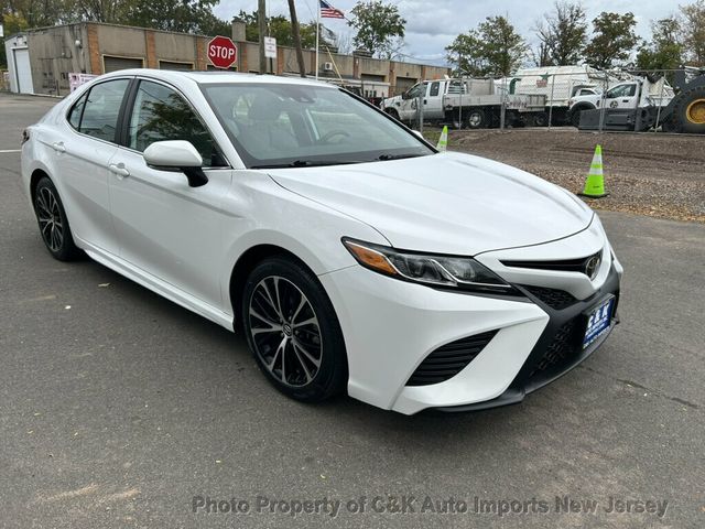 2019 Toyota Camry SE,MOON ROOF! BACK-UP CAMRA! AUDIO PKG! APPLE CAR-PLAY! CONV PKG - 23095605 - 5