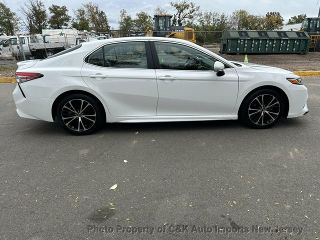 2019 Toyota Camry SE,MOON ROOF! BACK-UP CAMRA! AUDIO PKG! APPLE CAR-PLAY! CONV PKG - 23095605 - 7