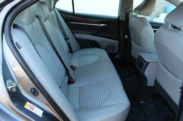2019 Toyota Camry SE W/ MOONROOF, SMART KEY, BLIND SPOT, APPLE CARPLAY - 23010769 - 9