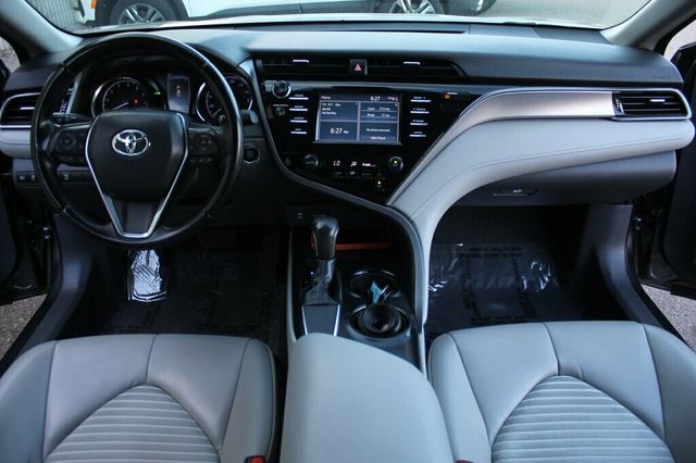 2019 Toyota Camry SE W/ MOONROOF, SMART KEY, BLIND SPOT, APPLE CARPLAY - 23010769 - 11