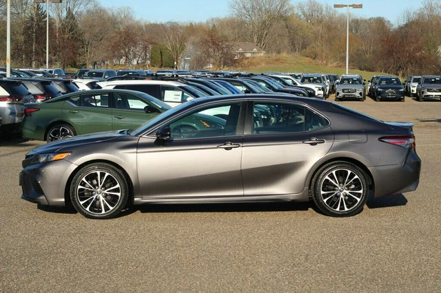 2019 Toyota Camry SE W/ MOONROOF, SMART KEY, BLIND SPOT, APPLE CARPLAY - 23010769 - 15