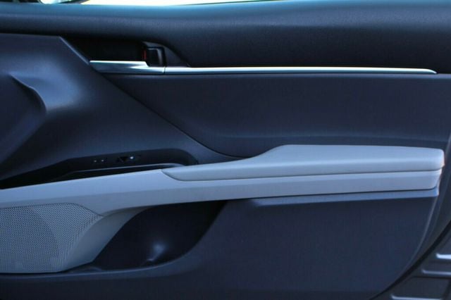 2019 Toyota Camry SE W/ MOONROOF, SMART KEY, BLIND SPOT, APPLE CARPLAY - 23010769 - 5