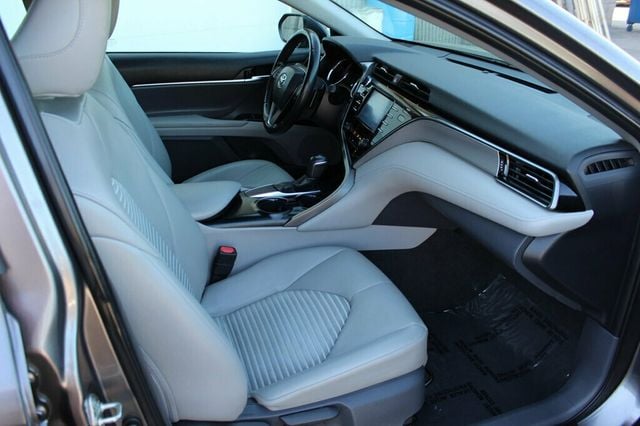 2019 Toyota Camry SE W/ MOONROOF, SMART KEY, BLIND SPOT, APPLE CARPLAY - 23010769 - 7