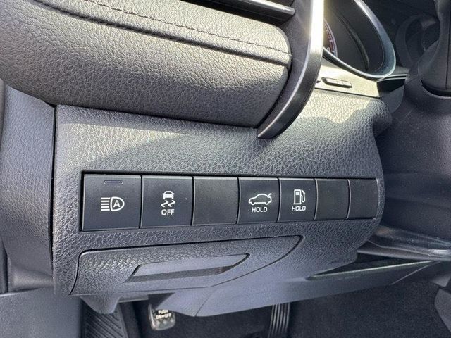 2019 Toyota Camry XLE Automatic - 23002010 - 13