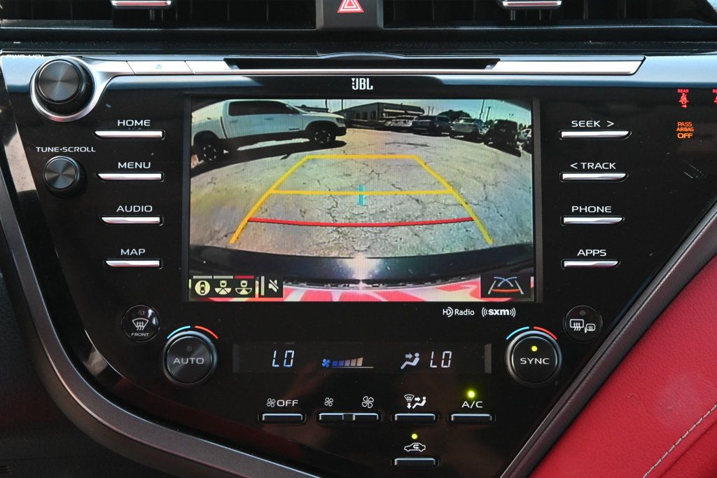 2019 Toyota Camry XSE photo 6