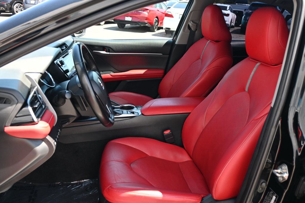 2019 Toyota Camry XSE photo 7