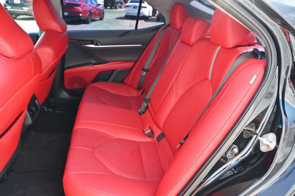 2019 Toyota Camry XSE photo 8