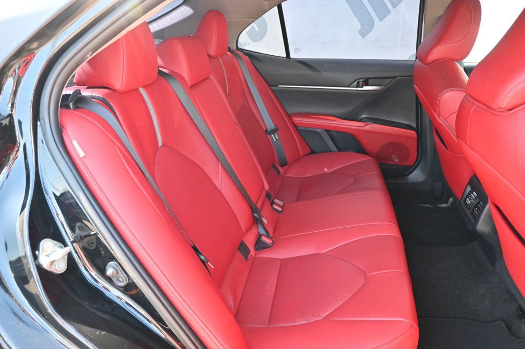 2019 Toyota Camry XSE photo 10